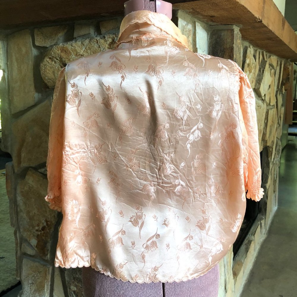 Vintage 1930s Coral Pink Satin Acetate Negligee Capelet Top Night Jacket - Picture 3 of 6